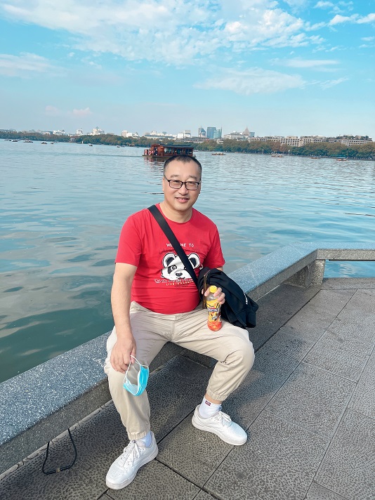 东北憨厚大叔